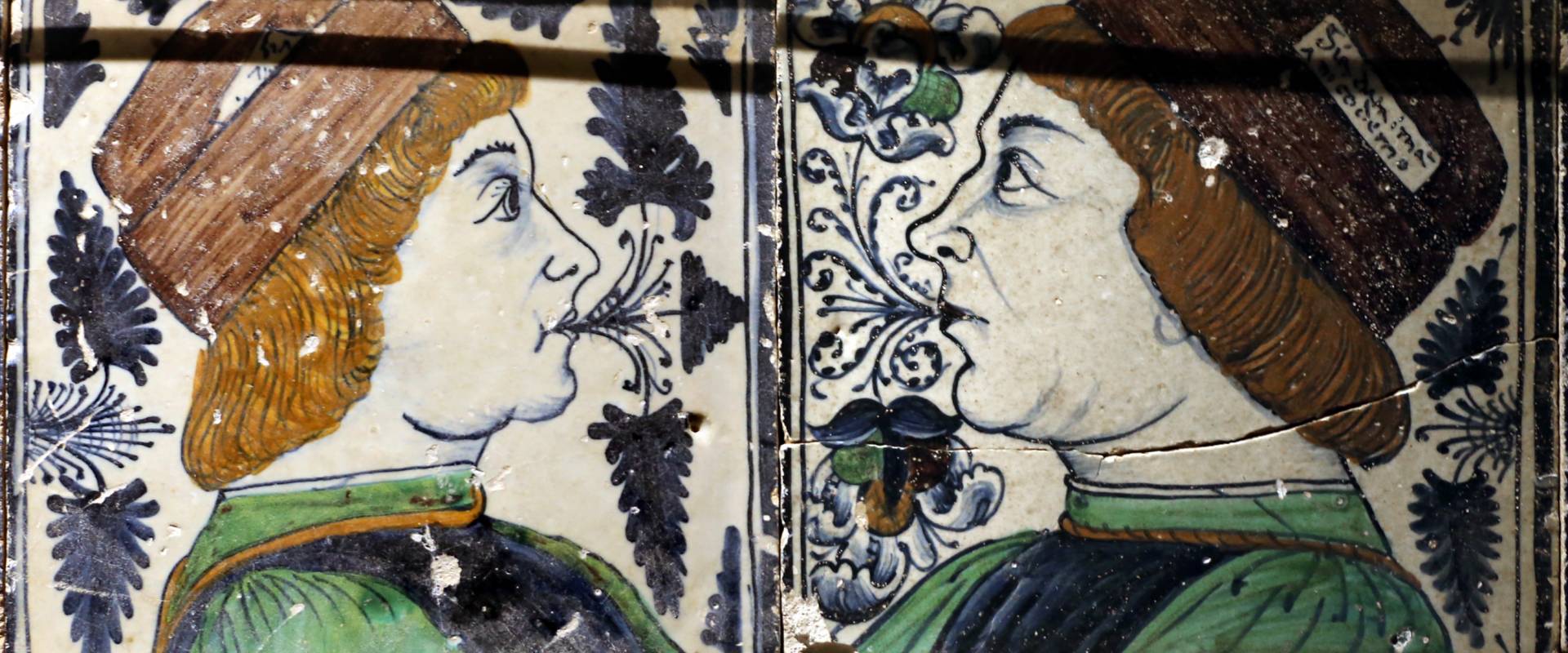 Bottega pesarese, pavimento maiolicato dal monastero di san paolo a parma, 1470-82 ca., busti di profilo affrontati foto di Sailko